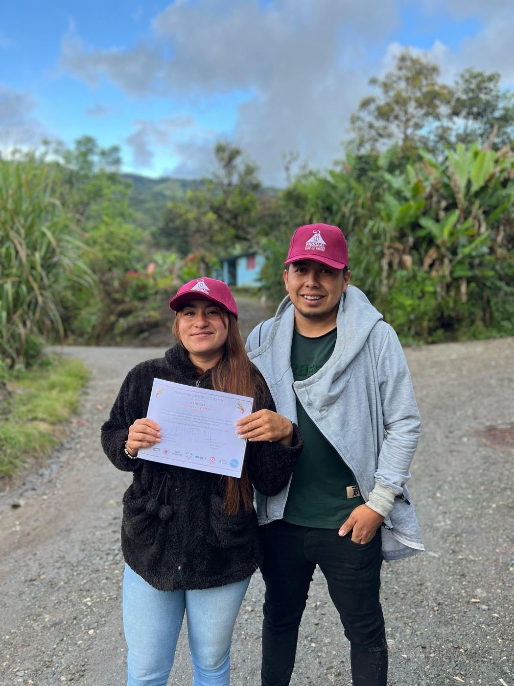Productora con su certificado de calidad